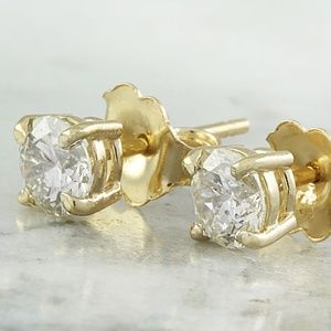 0.80 Carat Diamond 14K Yellow Gold Stud Earrings
